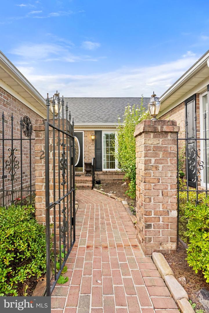 212 FAIRFIELD DR, WINCHESTER, Virginia 22602, 5 Bedrooms Bedrooms, ,3 BathroomsBathrooms,Residential,For sale,212 FAIRFIELD DR,VAFV2037710 MLS # VAFV2037710 212 FAIRFIELD DR, WINCHESTER, Virginia 22602, 5 Bedrooms Bedrooms, ,3 BathroomsBathrooms,Residential,For sale,212 FAIRFIELD DR,VAFV2037710 MLS # VAFV2037710