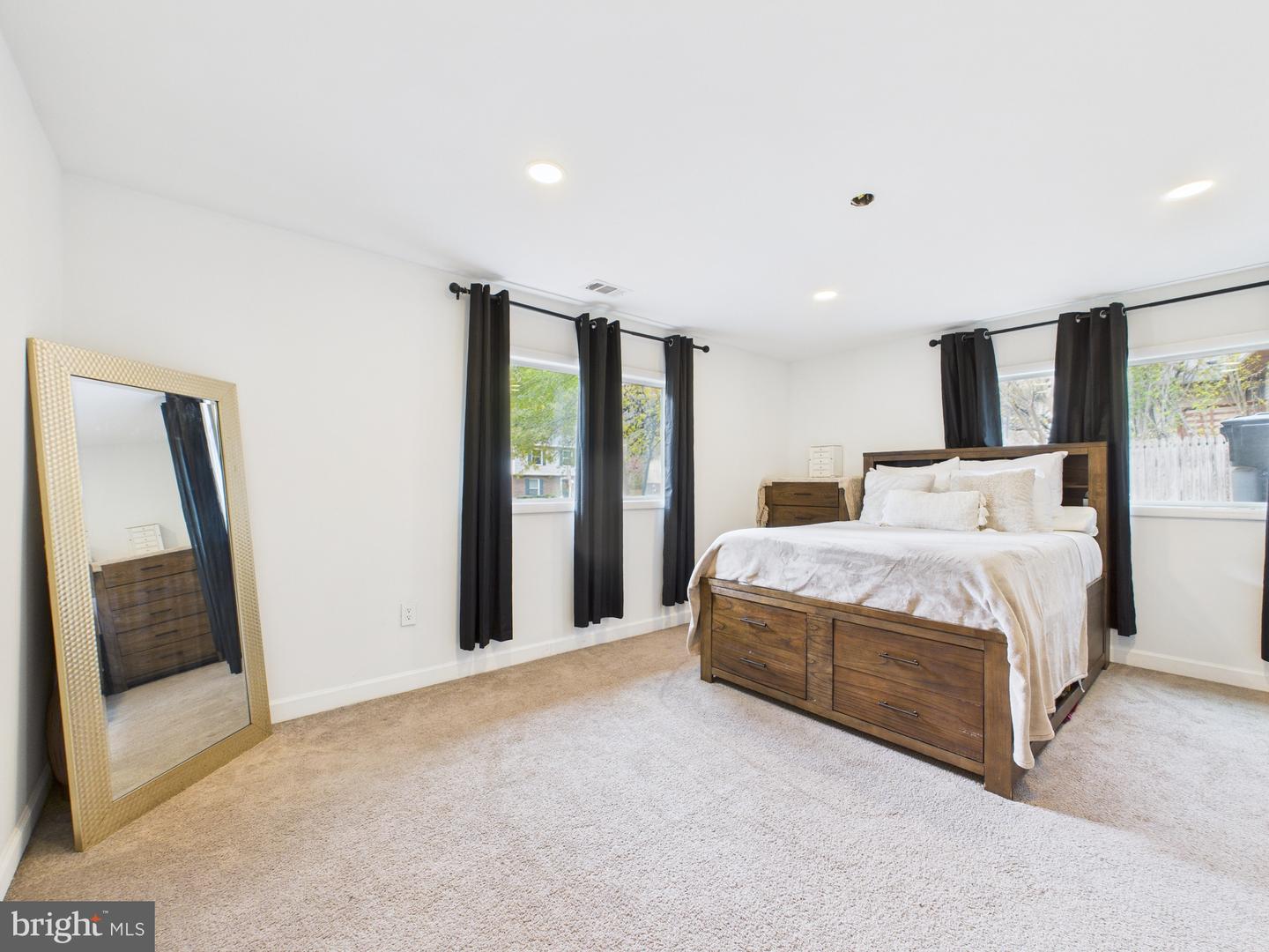 7316 MARIPOSA DR, MANASSAS, Virginia 20112, 5 Bedrooms Bedrooms, ,3 BathroomsBathrooms,Residential,For sale,7316 MARIPOSA DR,VAPW2106816 MLS # VAPW2106816