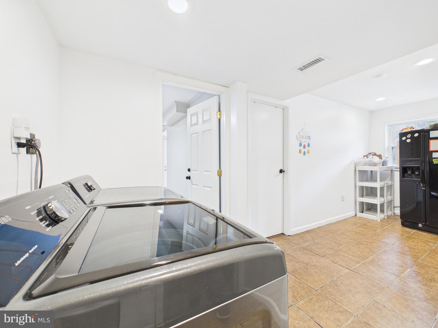 7316 MARIPOSA DR, MANASSAS, Virginia 20112, 5 Bedrooms Bedrooms, ,3 BathroomsBathrooms,Residential,For sale,7316 MARIPOSA DR,VAPW2106816 MLS # VAPW2106816