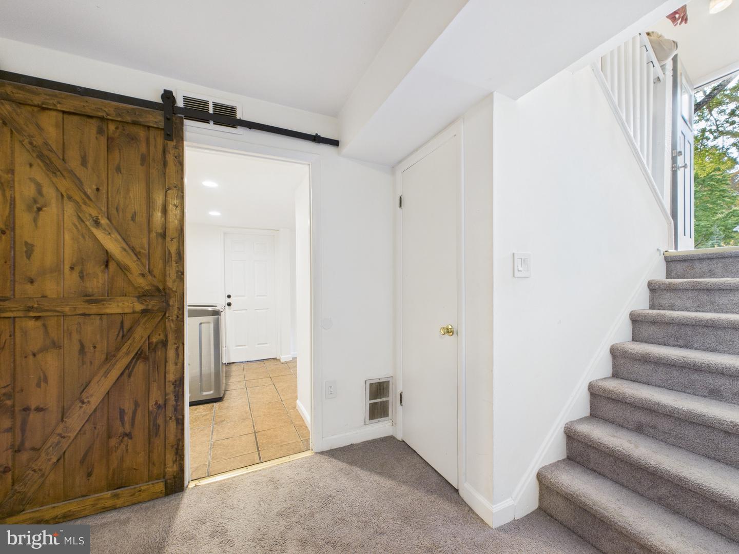 7316 MARIPOSA DR, MANASSAS, Virginia 20112, 5 Bedrooms Bedrooms, ,3 BathroomsBathrooms,Residential,For sale,7316 MARIPOSA DR,VAPW2106816 MLS # VAPW2106816