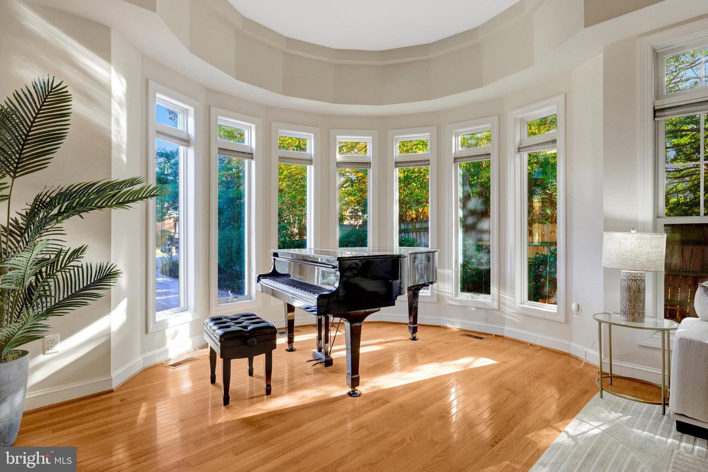 6941 PINE CREST AVE, MCLEAN, Virginia 22101, 5 Bedrooms Bedrooms, ,4 BathroomsBathrooms,Residential,For sale,6941 PINE CREST AVE,VAFX2276558 MLS # VAFX2276558