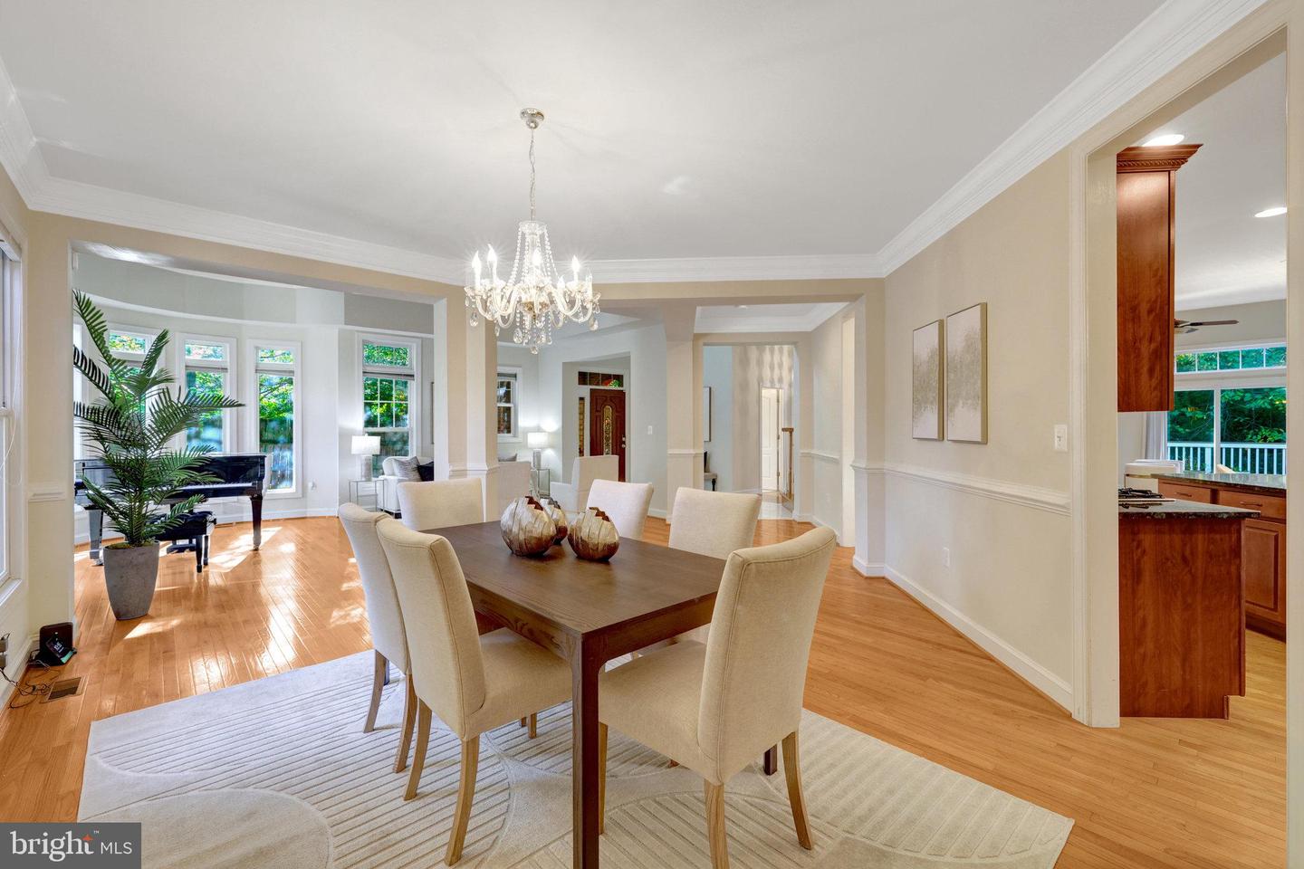 6941 PINE CREST AVE, MCLEAN, Virginia 22101, 5 Bedrooms Bedrooms, ,4 BathroomsBathrooms,Residential,For sale,6941 PINE CREST AVE,VAFX2276558 MLS # VAFX2276558