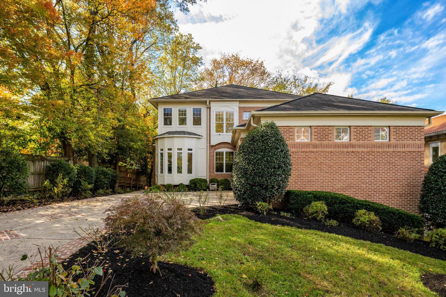 6941 PINE CREST AVE, MCLEAN, Virginia 22101, 5 Bedrooms Bedrooms, ,4 BathroomsBathrooms,Residential,For sale,6941 PINE CREST AVE,VAFX2276558 MLS # VAFX2276558