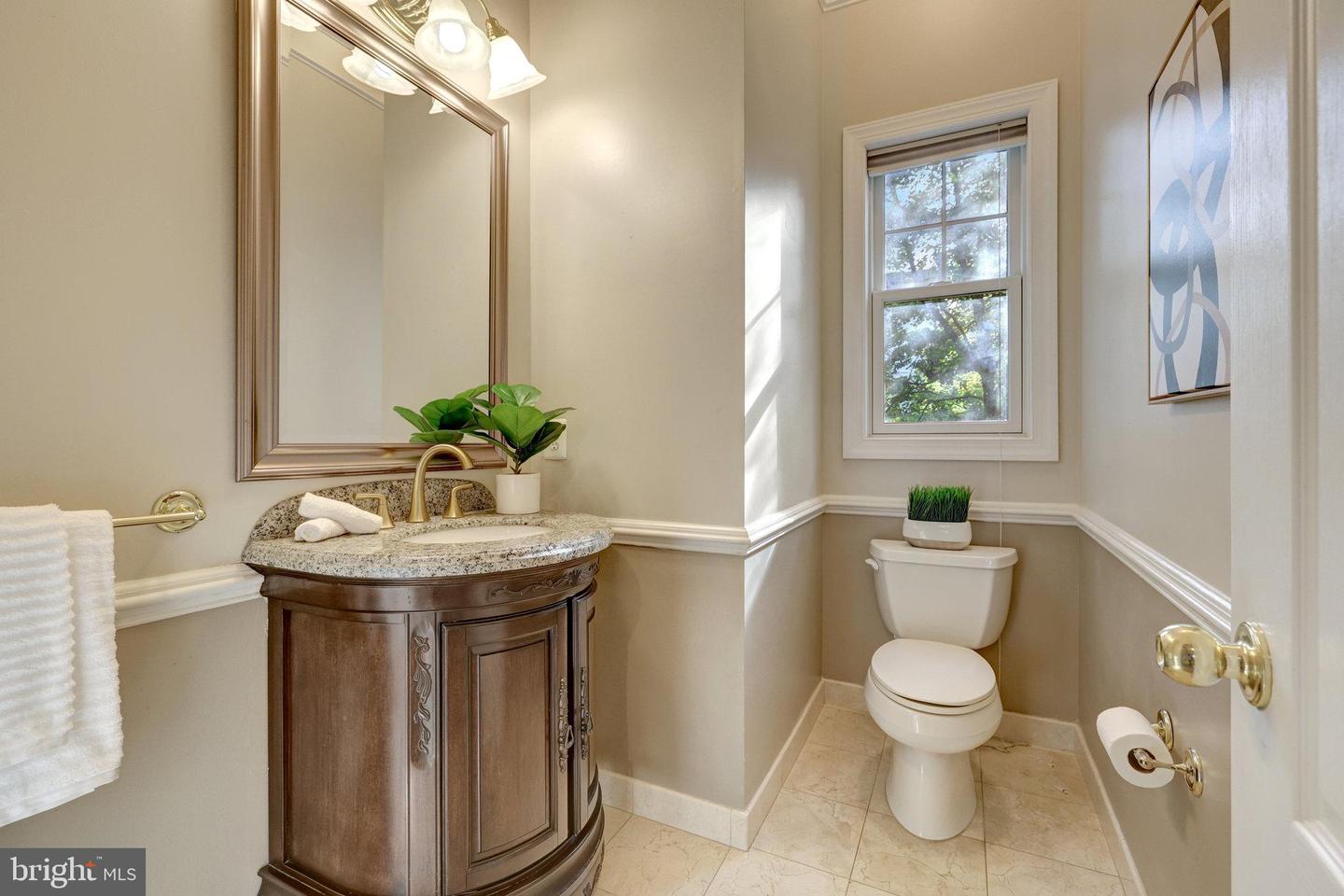 6941 PINE CREST AVE, MCLEAN, Virginia 22101, 5 Bedrooms Bedrooms, ,4 BathroomsBathrooms,Residential,For sale,6941 PINE CREST AVE,VAFX2276558 MLS # VAFX2276558