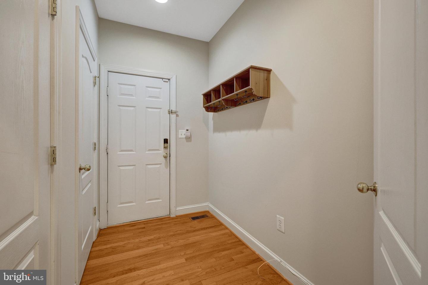 6941 PINE CREST AVE, MCLEAN, Virginia 22101, 5 Bedrooms Bedrooms, ,4 BathroomsBathrooms,Residential,For sale,6941 PINE CREST AVE,VAFX2276558 MLS # VAFX2276558