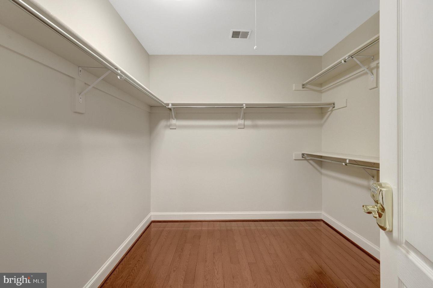 6941 PINE CREST AVE, MCLEAN, Virginia 22101, 5 Bedrooms Bedrooms, ,4 BathroomsBathrooms,Residential,For sale,6941 PINE CREST AVE,VAFX2276558 MLS # VAFX2276558