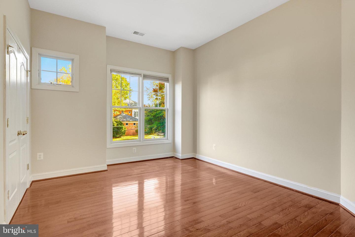 6941 PINE CREST AVE, MCLEAN, Virginia 22101, 5 Bedrooms Bedrooms, ,4 BathroomsBathrooms,Residential,For sale,6941 PINE CREST AVE,VAFX2276558 MLS # VAFX2276558