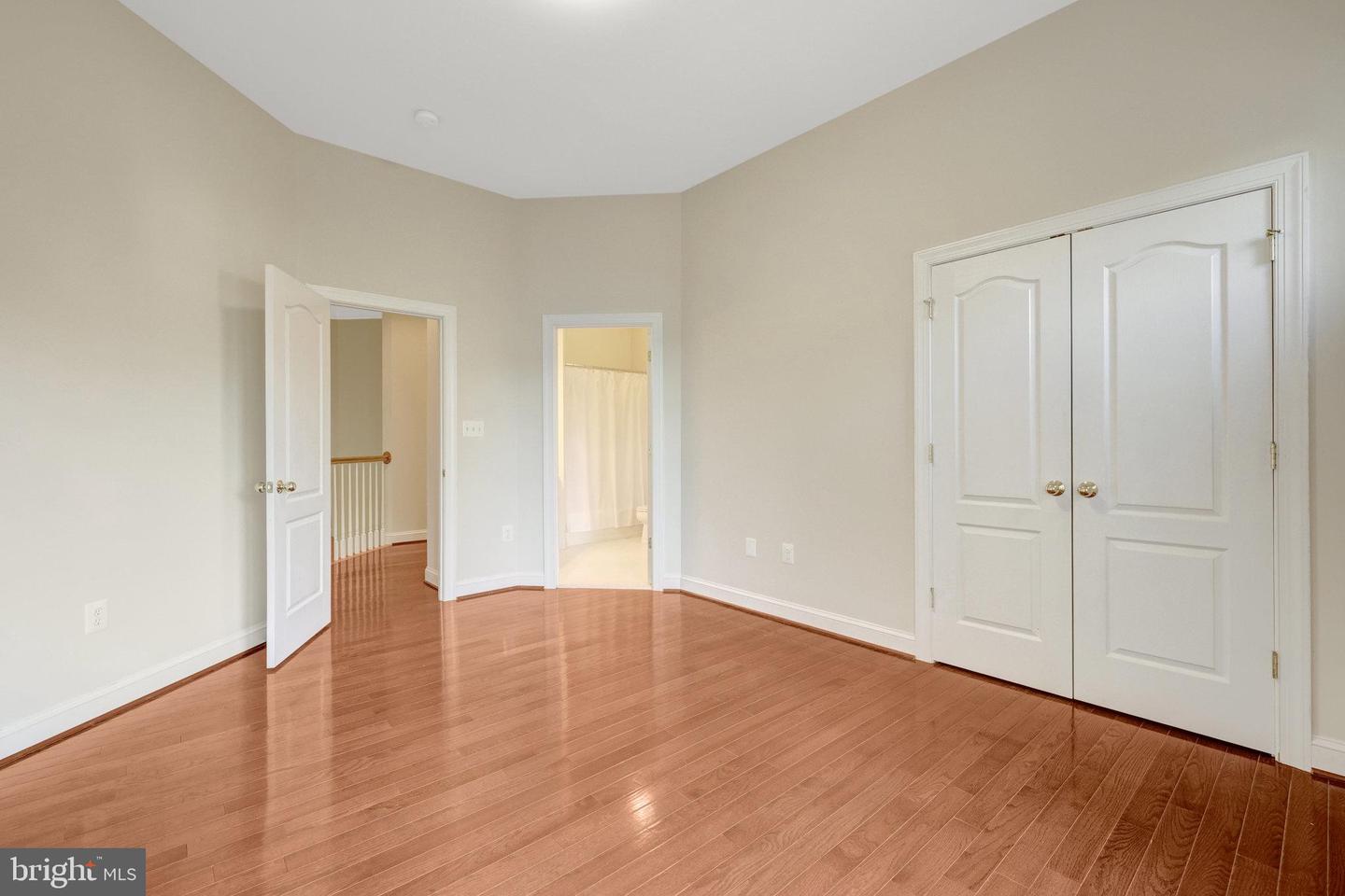 6941 PINE CREST AVE, MCLEAN, Virginia 22101, 5 Bedrooms Bedrooms, ,4 BathroomsBathrooms,Residential,For sale,6941 PINE CREST AVE,VAFX2276558 MLS # VAFX2276558