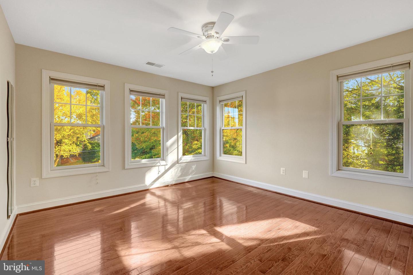 6941 PINE CREST AVE, MCLEAN, Virginia 22101, 5 Bedrooms Bedrooms, ,4 BathroomsBathrooms,Residential,For sale,6941 PINE CREST AVE,VAFX2276558 MLS # VAFX2276558