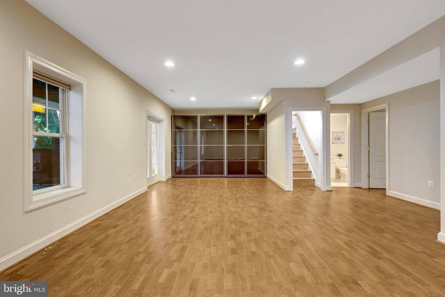 6941 PINE CREST AVE, MCLEAN, Virginia 22101, 5 Bedrooms Bedrooms, ,4 BathroomsBathrooms,Residential,For sale,6941 PINE CREST AVE,VAFX2276558 MLS # VAFX2276558