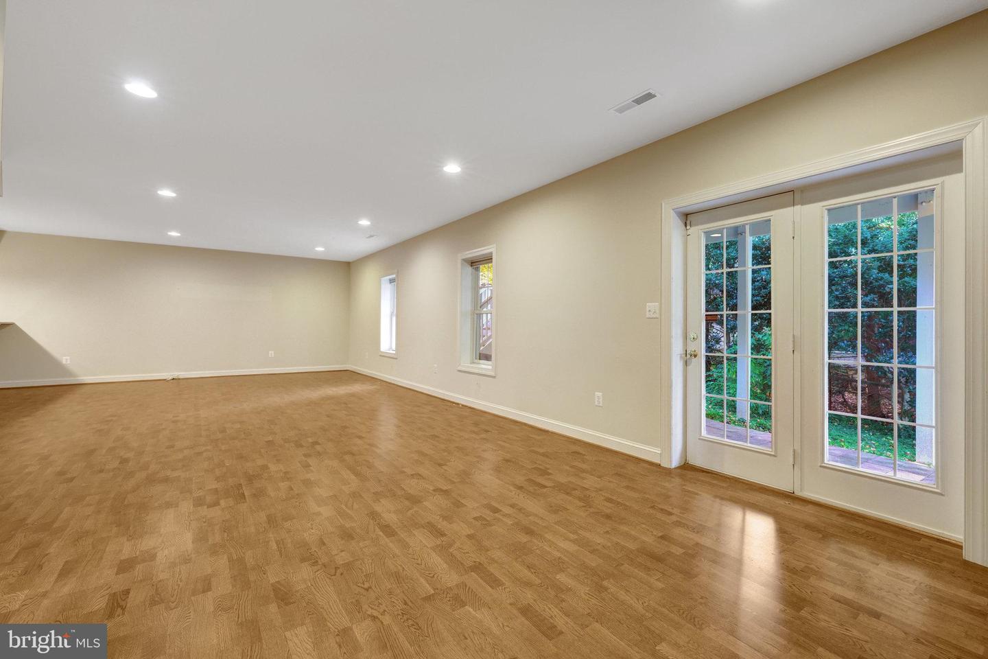 6941 PINE CREST AVE, MCLEAN, Virginia 22101, 5 Bedrooms Bedrooms, ,4 BathroomsBathrooms,Residential,For sale,6941 PINE CREST AVE,VAFX2276558 MLS # VAFX2276558