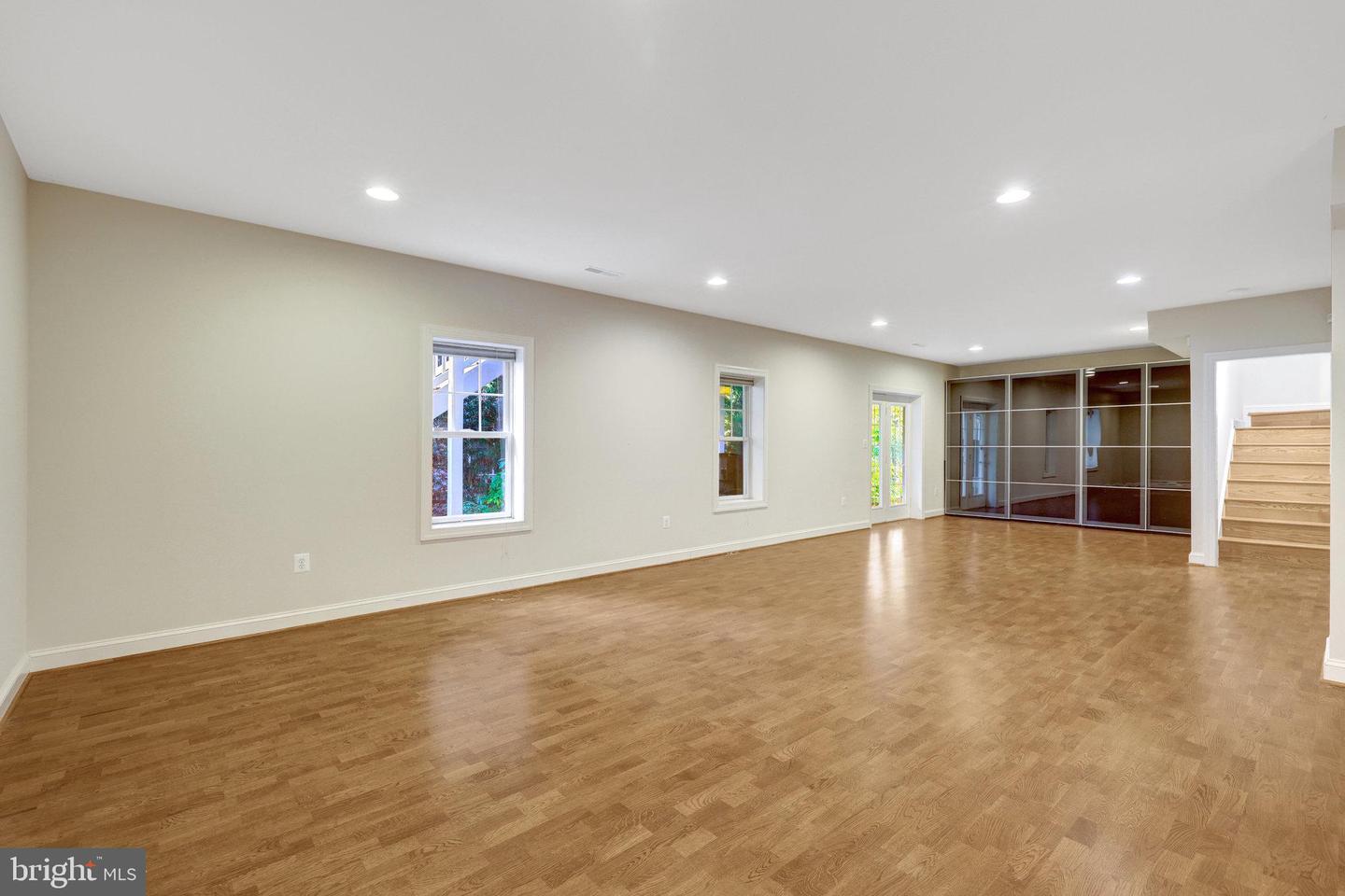 6941 PINE CREST AVE, MCLEAN, Virginia 22101, 5 Bedrooms Bedrooms, ,4 BathroomsBathrooms,Residential,For sale,6941 PINE CREST AVE,VAFX2276558 MLS # VAFX2276558