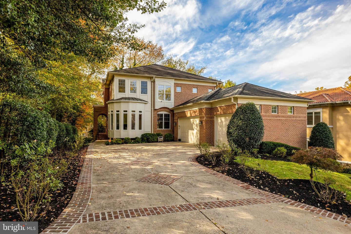 6941 PINE CREST AVE, MCLEAN, Virginia 22101, 5 Bedrooms Bedrooms, ,4 BathroomsBathrooms,Residential,For sale,6941 PINE CREST AVE,VAFX2276558 MLS # VAFX2276558