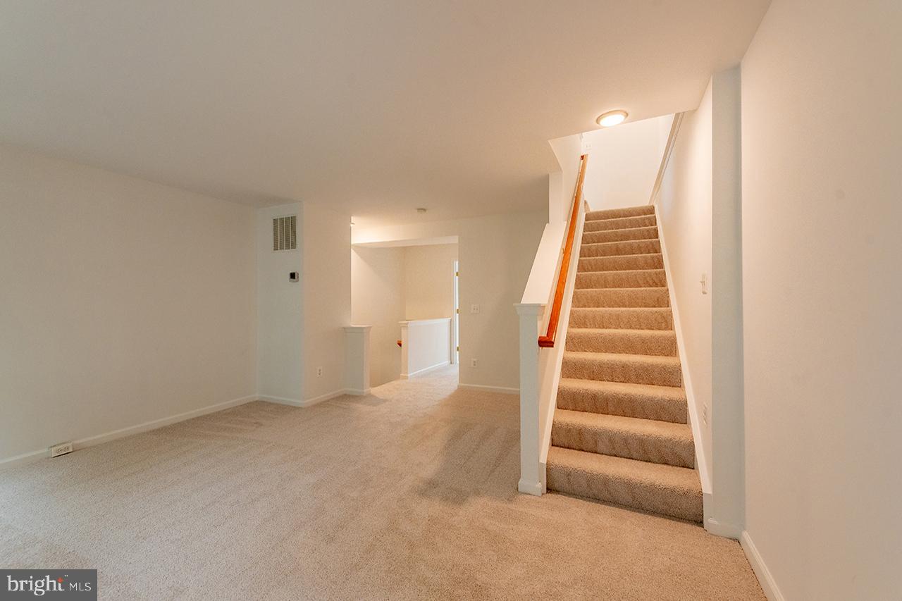 21081 BITTERROOT TER, ASHBURN, Virginia 20147, 3 Bedrooms Bedrooms, 10 Rooms Rooms,2 BathroomsBathrooms,Residential,For sale,21081 BITTERROOT TER,VALO2109810 MLS # VALO2109810