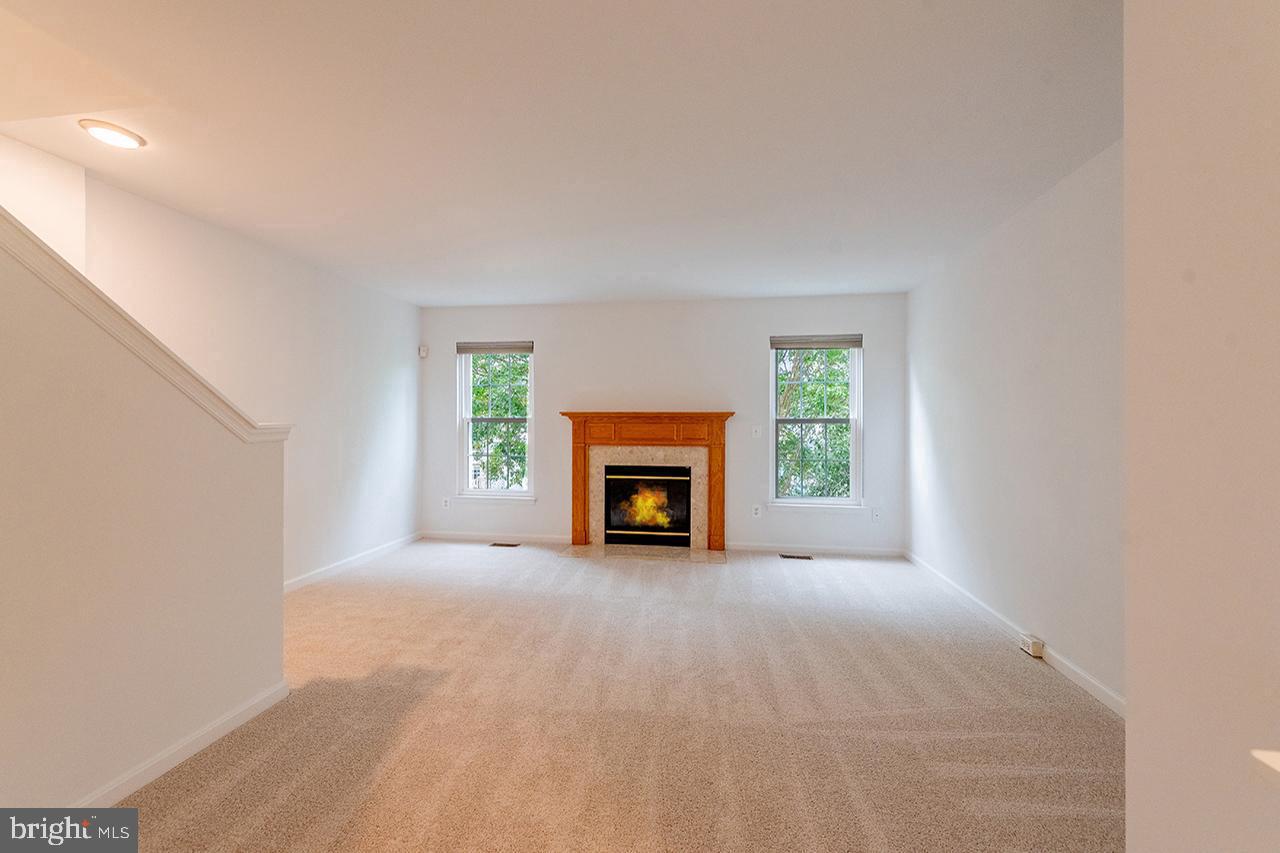 21081 BITTERROOT TER, ASHBURN, Virginia 20147, 3 Bedrooms Bedrooms, 10 Rooms Rooms,2 BathroomsBathrooms,Residential,For sale,21081 BITTERROOT TER,VALO2109810 MLS # VALO2109810