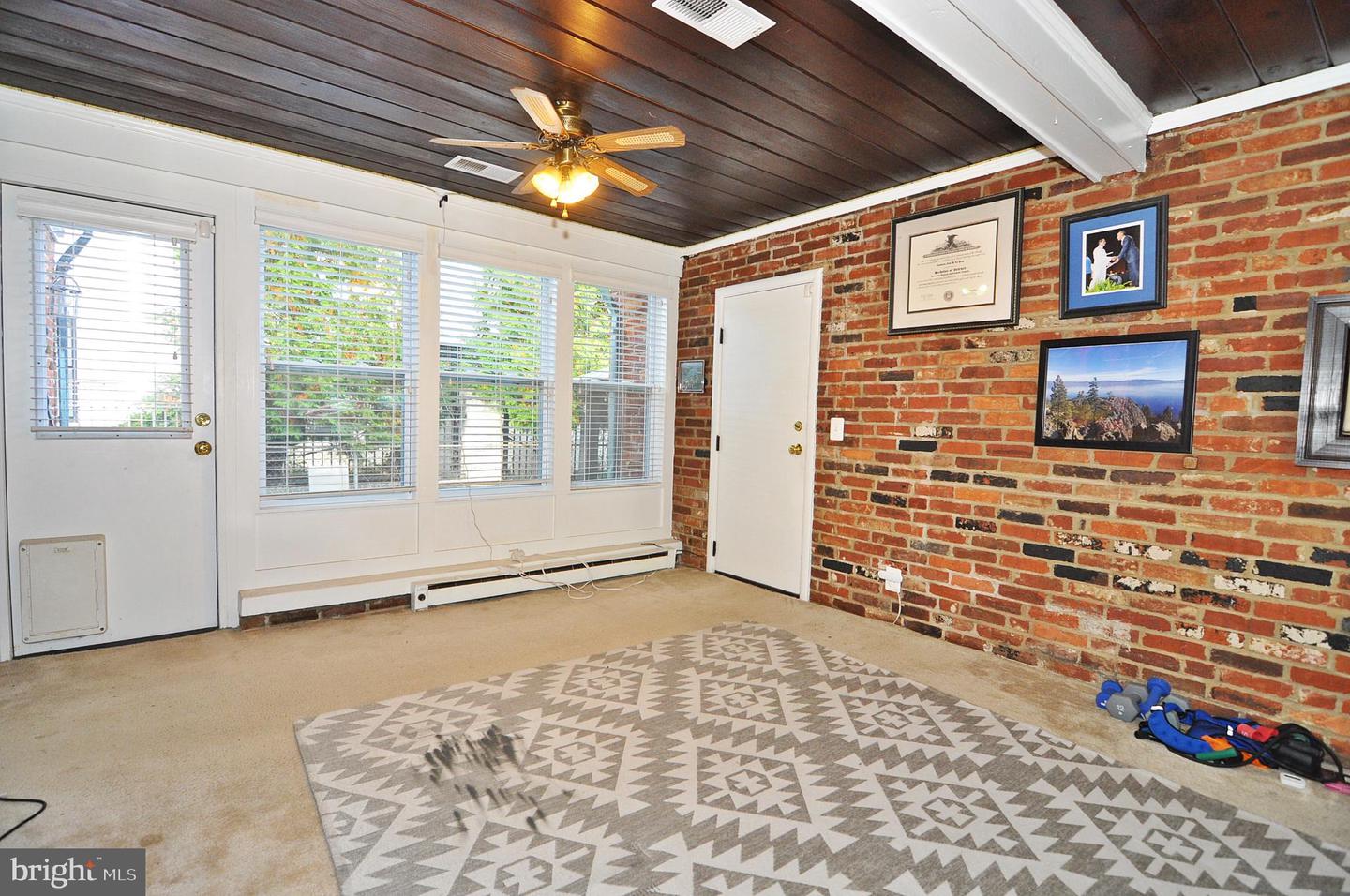 1233 23RD ST S, ARLINGTON, Virginia 22202, 3 Bedrooms Bedrooms, ,1 BathroomBathrooms,Residential,For sale,1233 23RD ST S,VAAR2065488 MLS # VAAR2065488