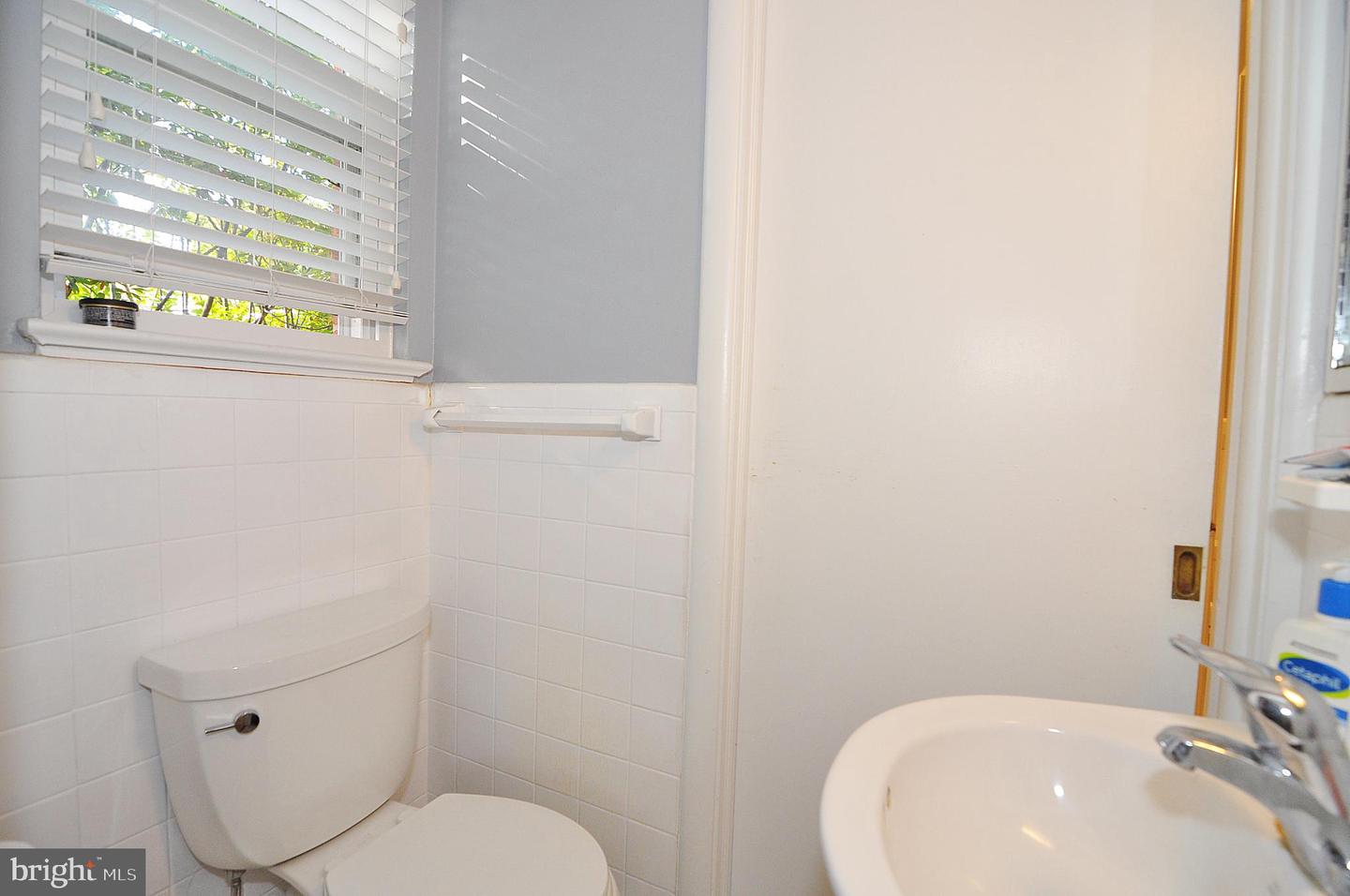 1233 23RD ST S, ARLINGTON, Virginia 22202, 3 Bedrooms Bedrooms, ,1 BathroomBathrooms,Residential,For sale,1233 23RD ST S,VAAR2065488 MLS # VAAR2065488