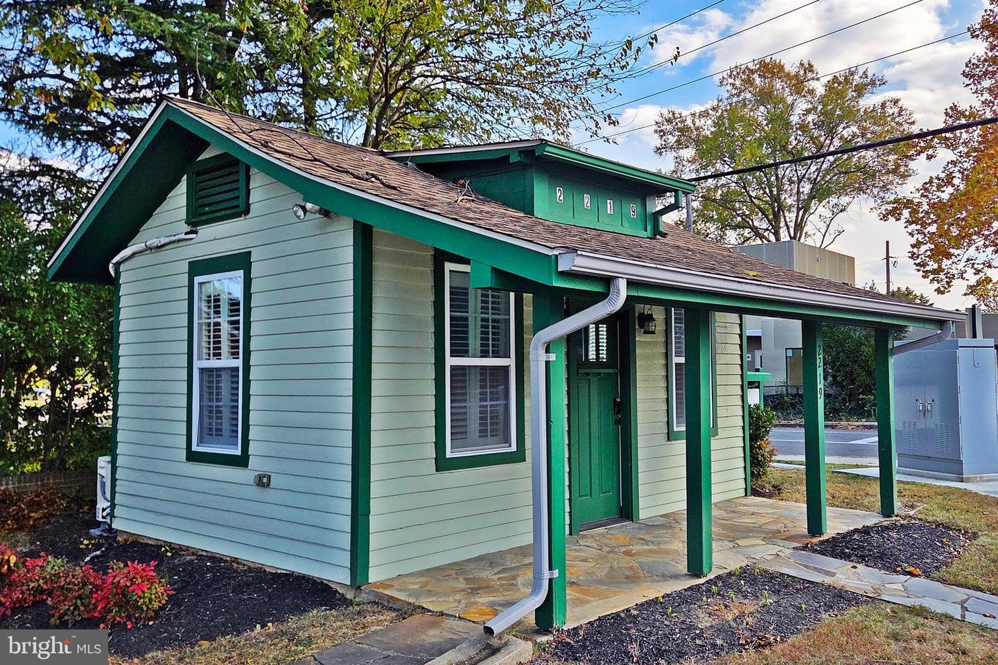 1233 23RD ST S, ARLINGTON, Virginia 22202, 3 Bedrooms Bedrooms, ,1 BathroomBathrooms,Residential,For sale,1233 23RD ST S,VAAR2065488 MLS # VAAR2065488