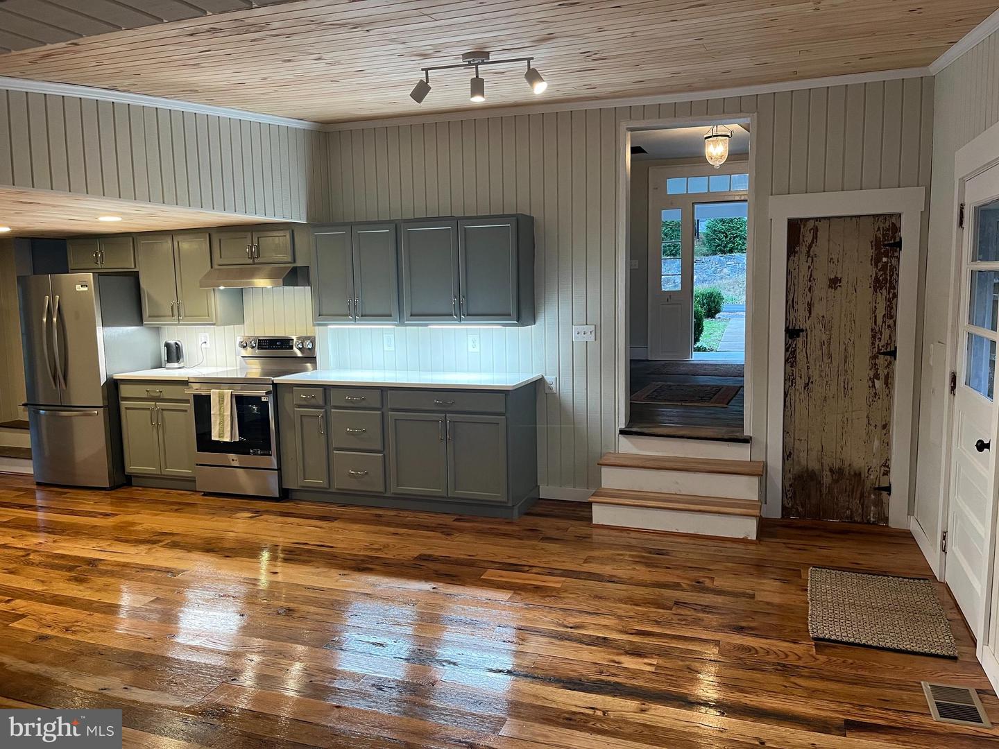 1690 MILLWOOD RD, BOYCE, Virginia 22620, 2 Bedrooms Bedrooms, ,2 BathroomsBathrooms,Residential,For sale,1690 MILLWOOD RD,VACL2006190 MLS # VACL2006190 1690 MILLWOOD RD, BOYCE, Virginia 22620, 2 Bedrooms Bedrooms, ,2 BathroomsBathrooms,Residential,For sale,1690 MILLWOOD RD,VACL2006190 MLS # VACL2006190