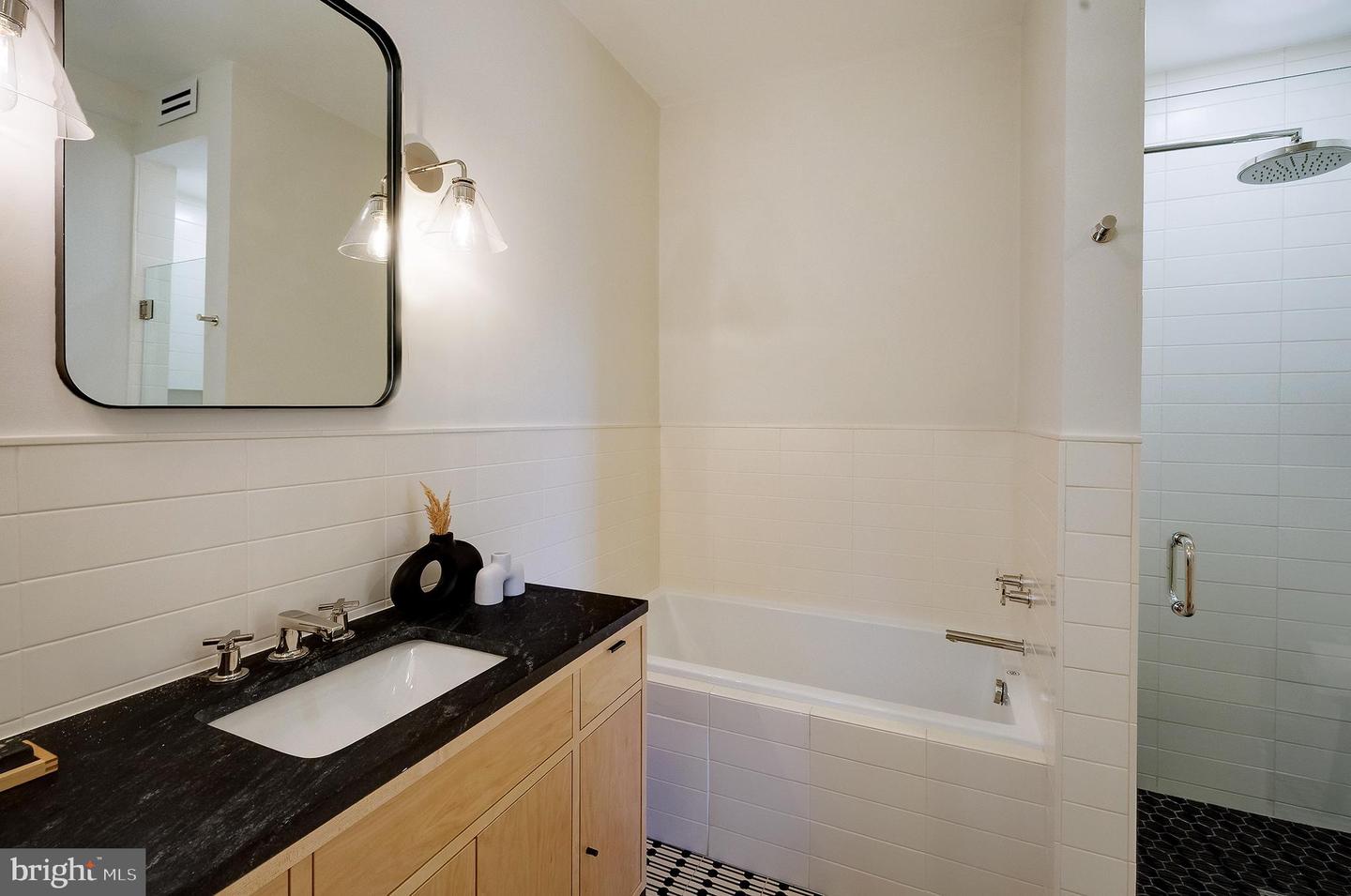 2853 ONTARIO RD NW #316, WASHINGTON, District Of Columbia 20009, 2 Bedrooms Bedrooms, ,1 BathroomBathrooms,Residential,For sale,2853 ONTARIO RD NW #316,DCDC2229514 MLS # DCDC2229514