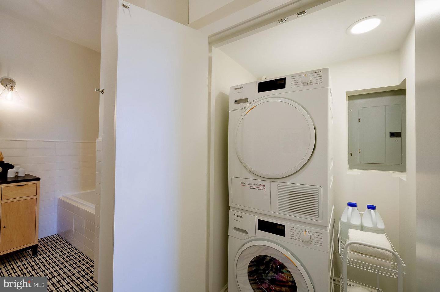 2853 ONTARIO RD NW #316, WASHINGTON, District Of Columbia 20009, 2 Bedrooms Bedrooms, ,1 BathroomBathrooms,Residential,For sale,2853 ONTARIO RD NW #316,DCDC2229514 MLS # DCDC2229514