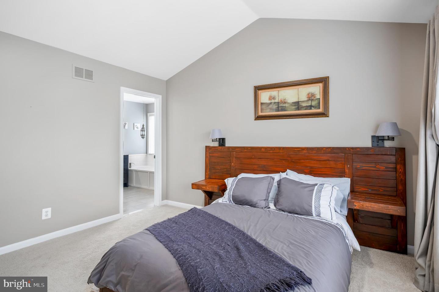 815 CATOCTIN CIR NE, LEESBURG, Virginia 20176, 3 Bedrooms Bedrooms, ,2 BathroomsBathrooms,Residential,For sale,815 CATOCTIN CIR NE,VALO2110028 MLS # VALO2110028