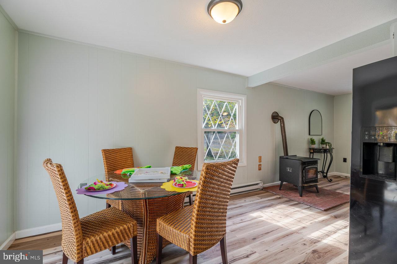 115 RISK RD, NEW MARKET, Virginia 22844, 2 Bedrooms Bedrooms, ,1 BathroomBathrooms,Residential,For sale,115 RISK RD,VASH2012906 MLS # VASH2012906