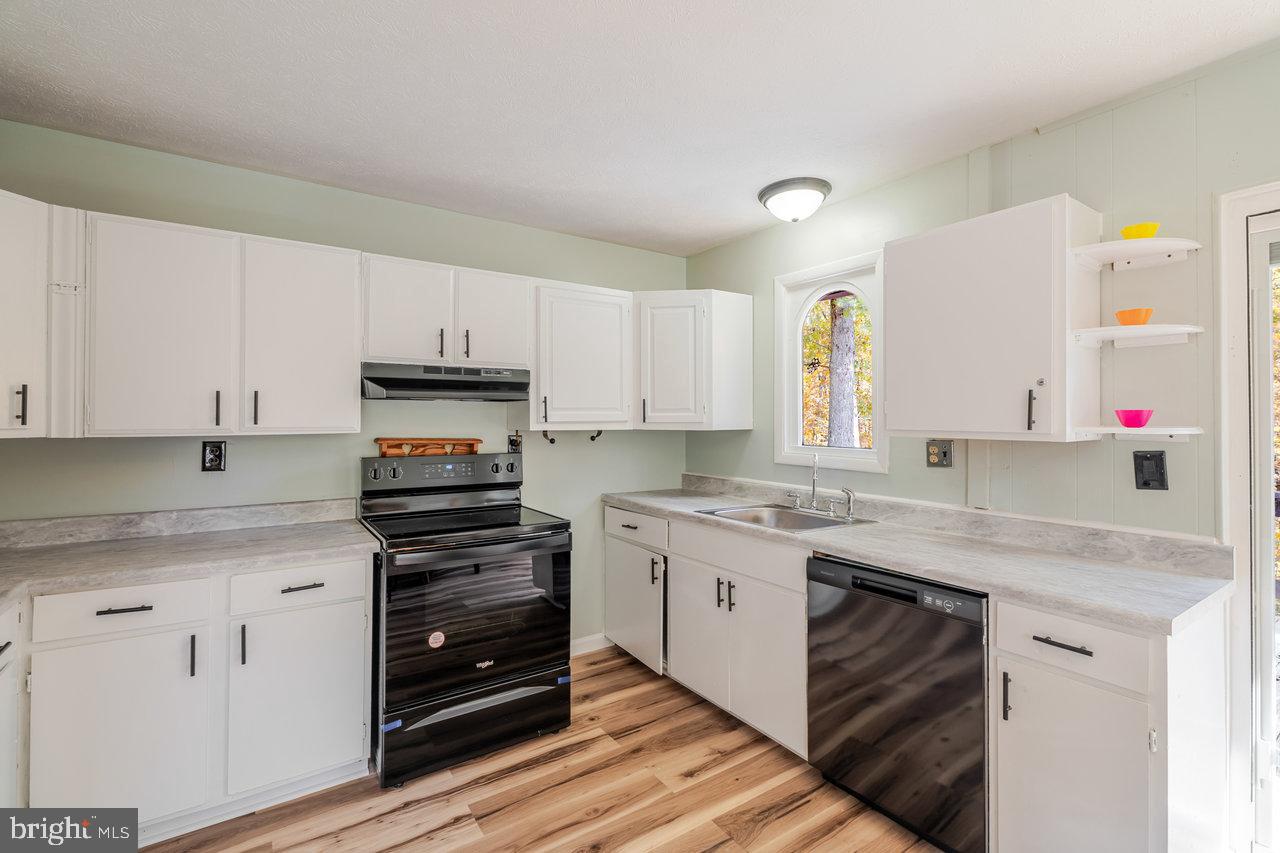 115 RISK RD, NEW MARKET, Virginia 22844, 2 Bedrooms Bedrooms, ,1 BathroomBathrooms,Residential,For sale,115 RISK RD,VASH2012906 MLS # VASH2012906