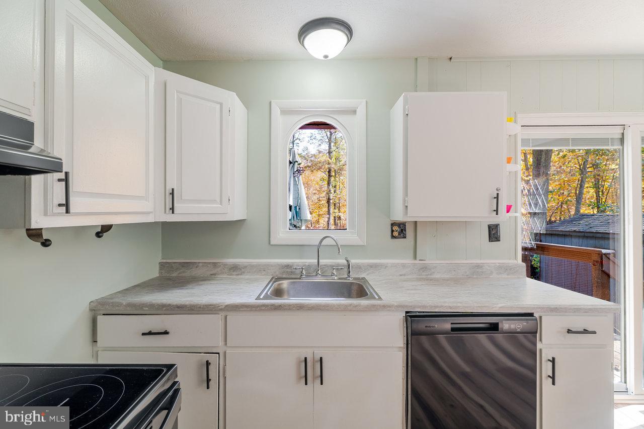 115 RISK RD, NEW MARKET, Virginia 22844, 2 Bedrooms Bedrooms, ,1 BathroomBathrooms,Residential,For sale,115 RISK RD,VASH2012906 MLS # VASH2012906