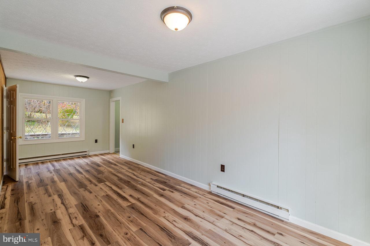 115 RISK RD, NEW MARKET, Virginia 22844, 2 Bedrooms Bedrooms, ,1 BathroomBathrooms,Residential,For sale,115 RISK RD,VASH2012906 MLS # VASH2012906