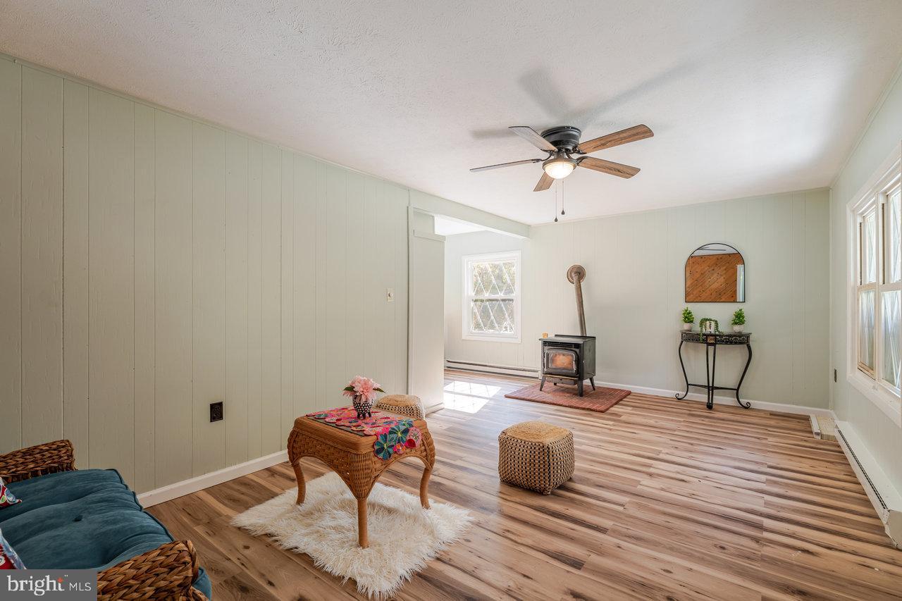 115 RISK RD, NEW MARKET, Virginia 22844, 2 Bedrooms Bedrooms, ,1 BathroomBathrooms,Residential,For sale,115 RISK RD,VASH2012906 MLS # VASH2012906