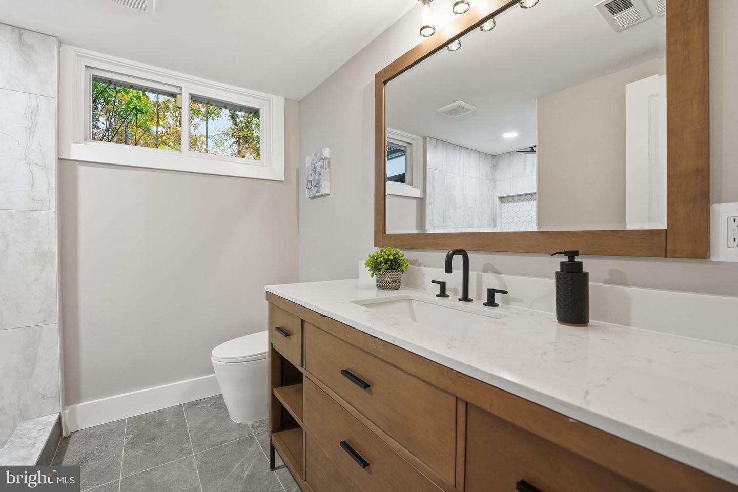 6434 WOODVILLE DR, FALLS CHURCH, Virginia 22044, 5 Bedrooms Bedrooms, ,3 BathroomsBathrooms,Residential,For sale,6434 WOODVILLE DR,VAFX2277026 MLS # VAFX2277026