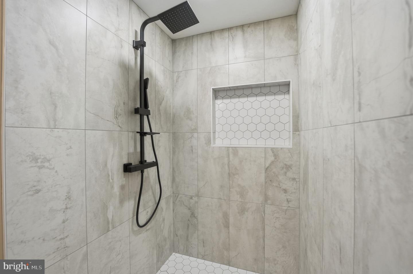 6434 WOODVILLE DR, FALLS CHURCH, Virginia 22044, 5 Bedrooms Bedrooms, ,3 BathroomsBathrooms,Residential,For sale,6434 WOODVILLE DR,VAFX2277026 MLS # VAFX2277026