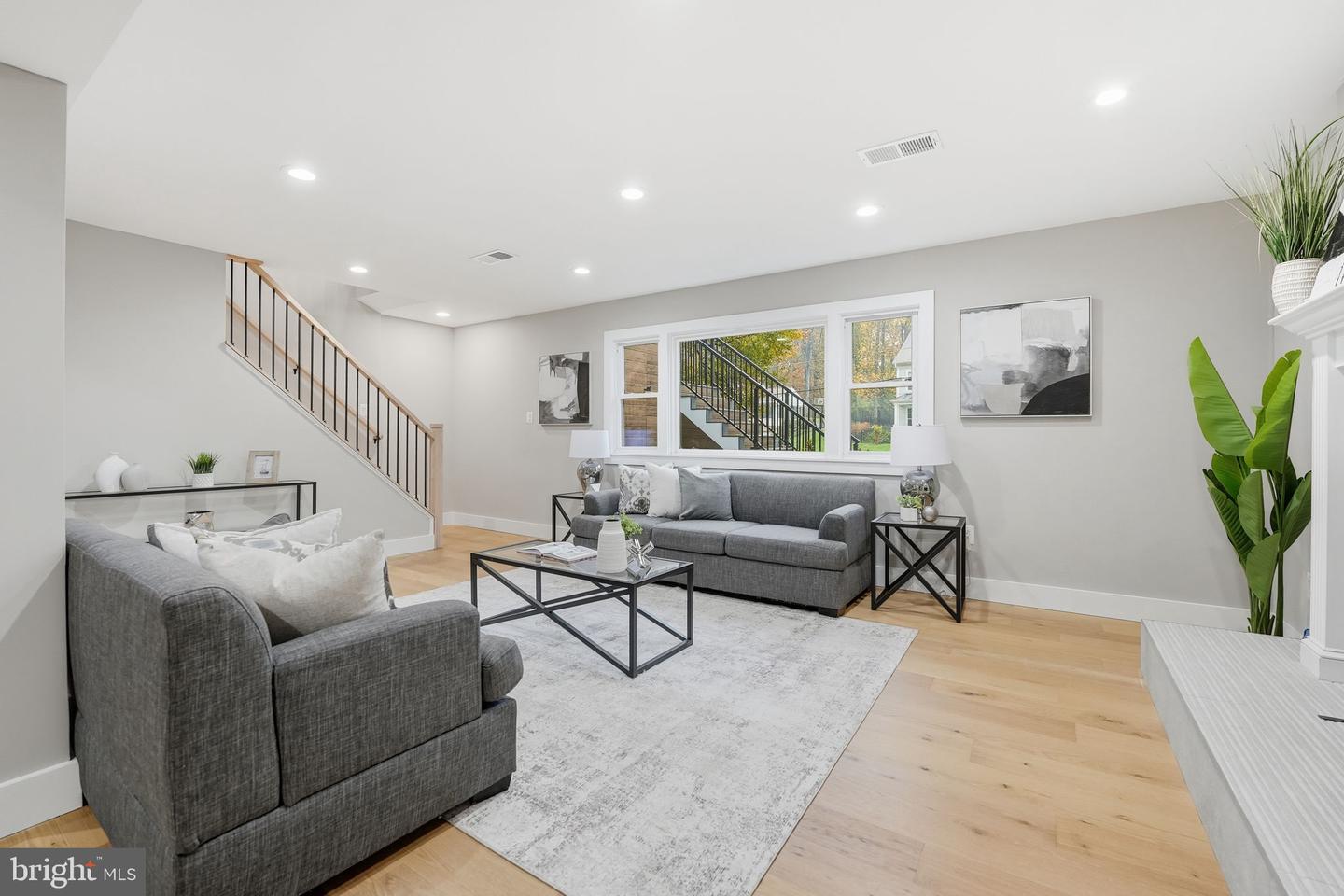 6434 WOODVILLE DR, FALLS CHURCH, Virginia 22044, 5 Bedrooms Bedrooms, ,3 BathroomsBathrooms,Residential,For sale,6434 WOODVILLE DR,VAFX2277026 MLS # VAFX2277026