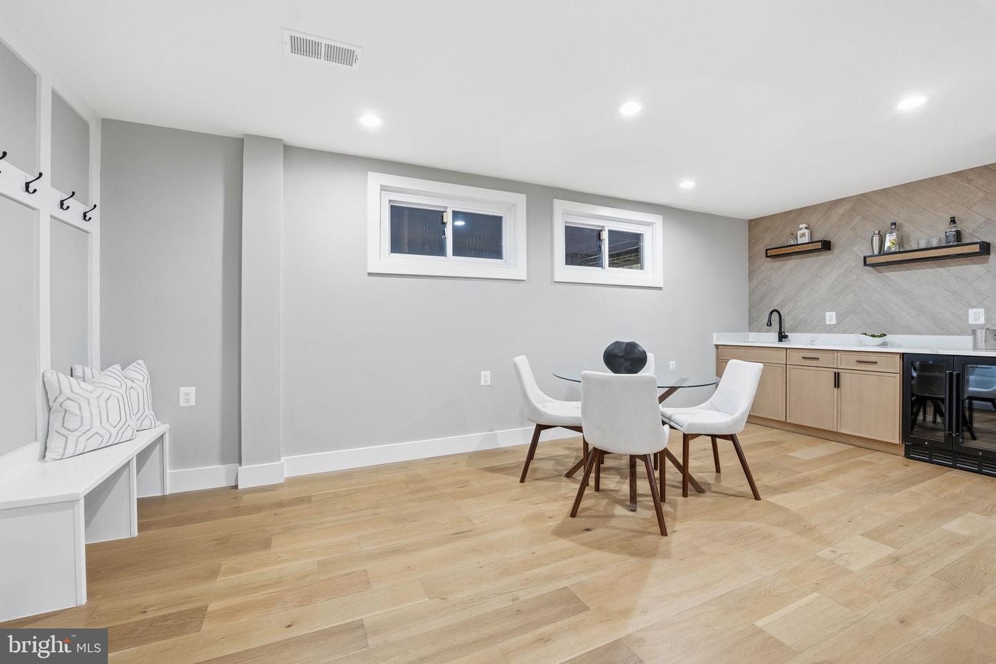 6434 WOODVILLE DR, FALLS CHURCH, Virginia 22044, 5 Bedrooms Bedrooms, ,3 BathroomsBathrooms,Residential,For sale,6434 WOODVILLE DR,VAFX2277026 MLS # VAFX2277026