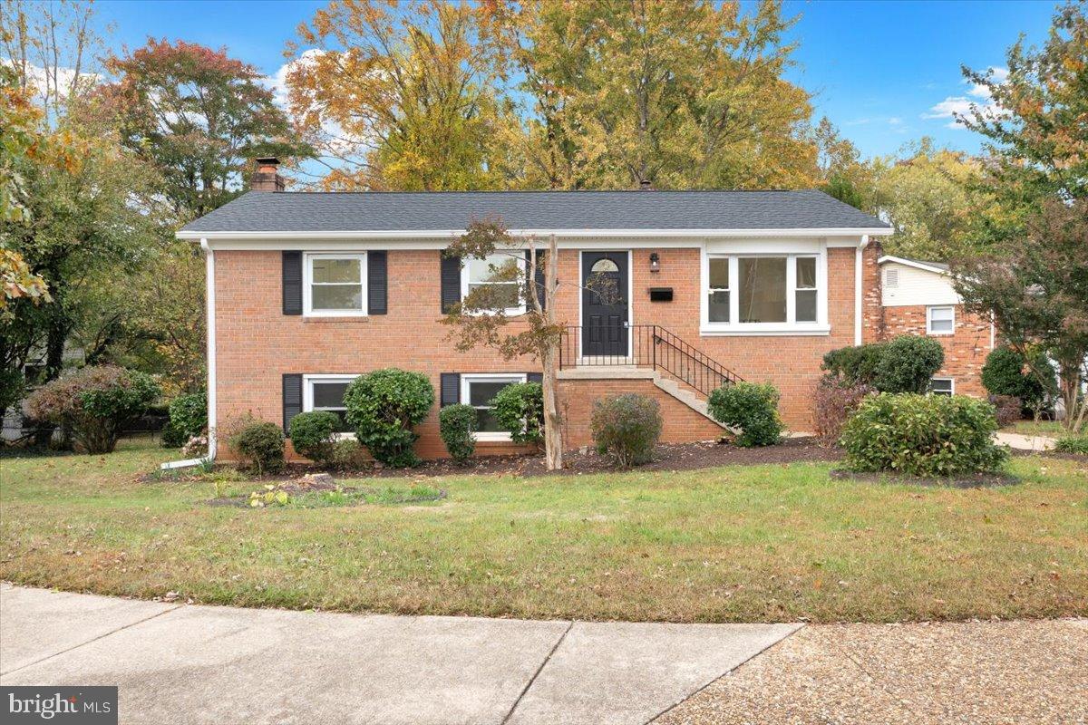 14624 DANVILLE RD, WOODBRIDGE, Virginia 22193, 5 Bedrooms Bedrooms, 12 Rooms Rooms,2 BathroomsBathrooms,Residential,For sale,14624 DANVILLE RD,VAPW2107028 MLS # VAPW2107028