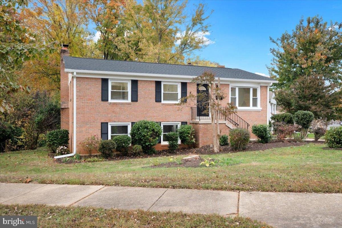 14624 DANVILLE RD, WOODBRIDGE, Virginia 22193, 5 Bedrooms Bedrooms, 12 Rooms Rooms,2 BathroomsBathrooms,Residential,For sale,14624 DANVILLE RD,VAPW2107028 MLS # VAPW2107028