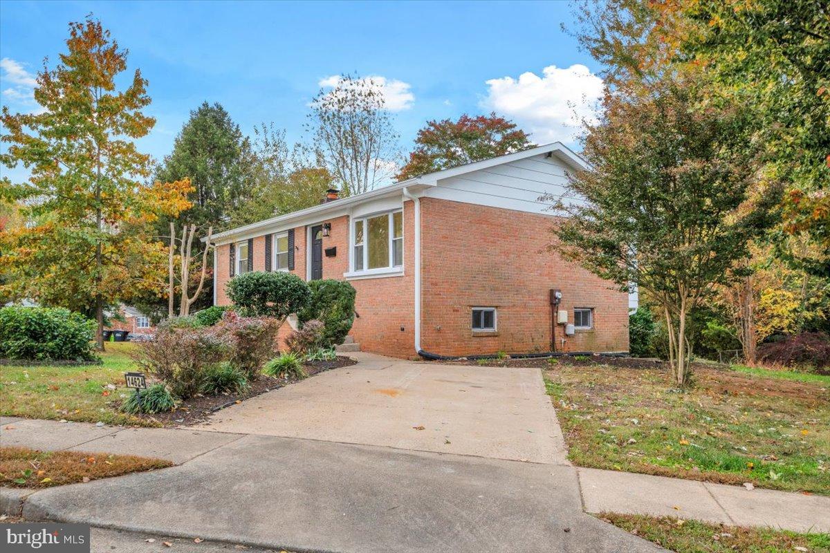 14624 DANVILLE RD, WOODBRIDGE, Virginia 22193, 5 Bedrooms Bedrooms, 12 Rooms Rooms,2 BathroomsBathrooms,Residential,For sale,14624 DANVILLE RD,VAPW2107028 MLS # VAPW2107028