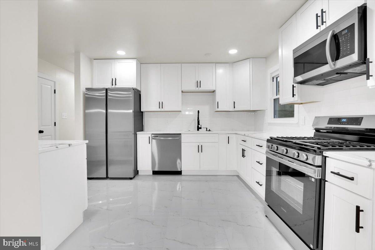 14624 DANVILLE RD, WOODBRIDGE, Virginia 22193, 5 Bedrooms Bedrooms, 12 Rooms Rooms,2 BathroomsBathrooms,Residential,For sale,14624 DANVILLE RD,VAPW2107028 MLS # VAPW2107028