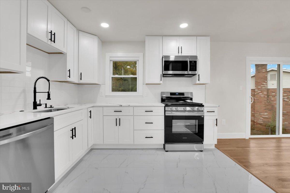 14624 DANVILLE RD, WOODBRIDGE, Virginia 22193, 5 Bedrooms Bedrooms, 12 Rooms Rooms,2 BathroomsBathrooms,Residential,For sale,14624 DANVILLE RD,VAPW2107028 MLS # VAPW2107028