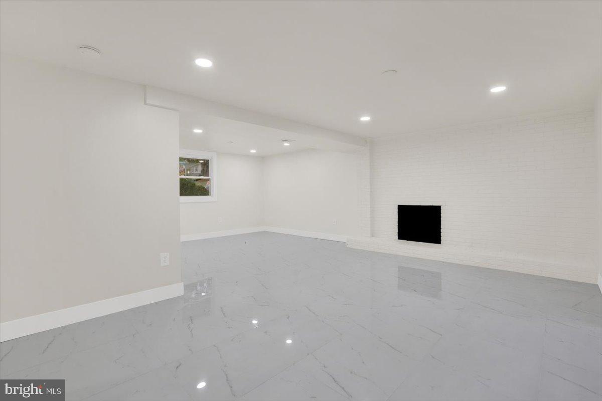 14624 DANVILLE RD, WOODBRIDGE, Virginia 22193, 5 Bedrooms Bedrooms, 12 Rooms Rooms,2 BathroomsBathrooms,Residential,For sale,14624 DANVILLE RD,VAPW2107028 MLS # VAPW2107028