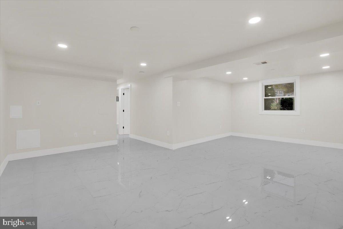 14624 DANVILLE RD, WOODBRIDGE, Virginia 22193, 5 Bedrooms Bedrooms, 12 Rooms Rooms,2 BathroomsBathrooms,Residential,For sale,14624 DANVILLE RD,VAPW2107028 MLS # VAPW2107028