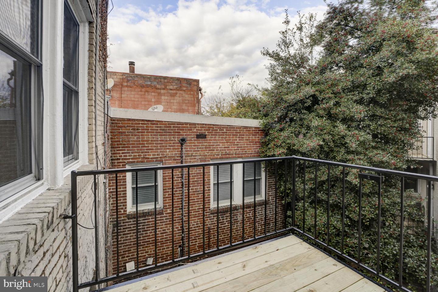 220 13TH ST SE #24, WASHINGTON, District Of Columbia 20003, 2 Bedrooms Bedrooms, ,1 BathroomBathrooms,Residential,For sale,220 13TH ST SE #24,DCDC2229734 MLS # DCDC2229734