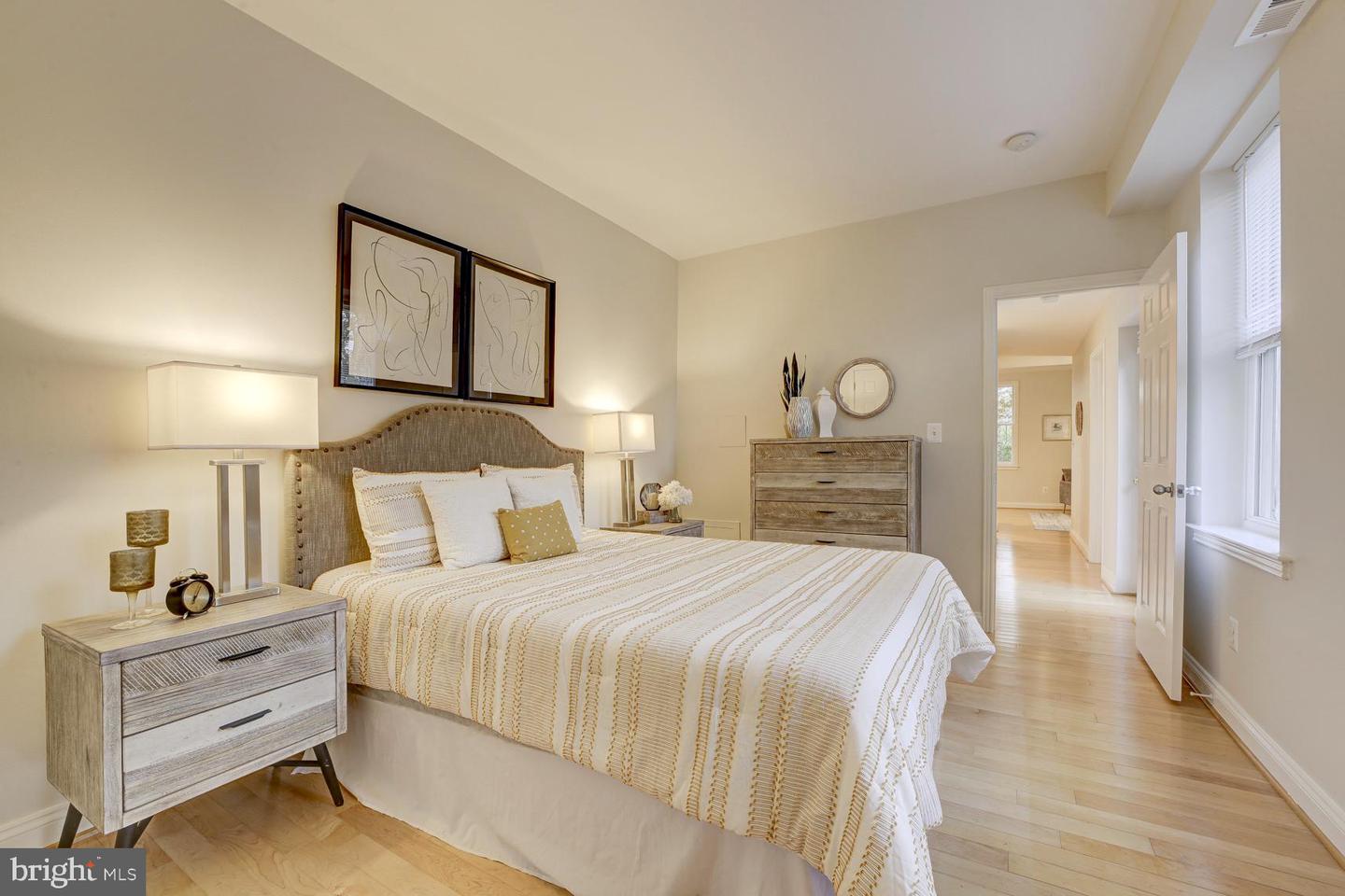 220 13TH ST SE #24, WASHINGTON, District Of Columbia 20003, 2 Bedrooms Bedrooms, ,1 BathroomBathrooms,Residential,For sale,220 13TH ST SE #24,DCDC2229734 MLS # DCDC2229734