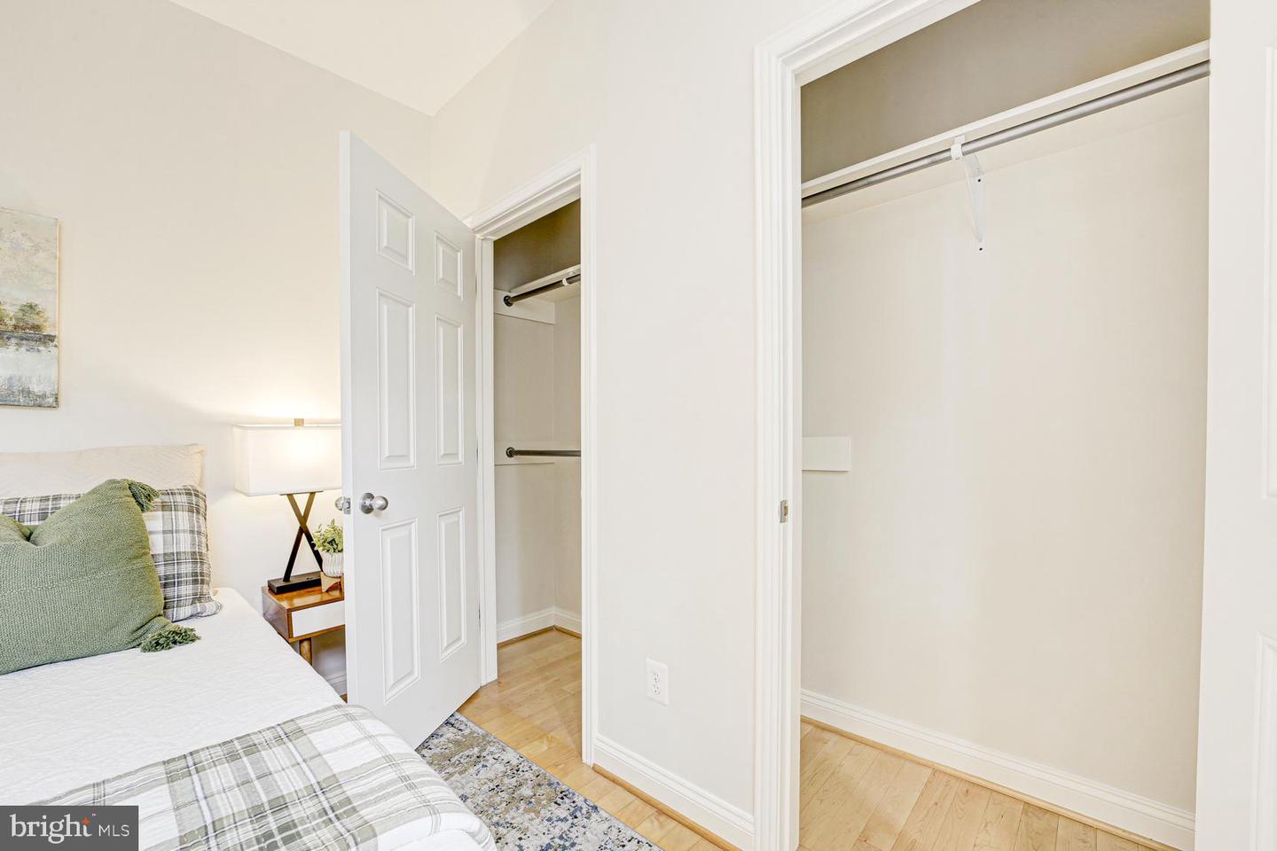 220 13TH ST SE #24, WASHINGTON, District Of Columbia 20003, 2 Bedrooms Bedrooms, ,1 BathroomBathrooms,Residential,For sale,220 13TH ST SE #24,DCDC2229734 MLS # DCDC2229734