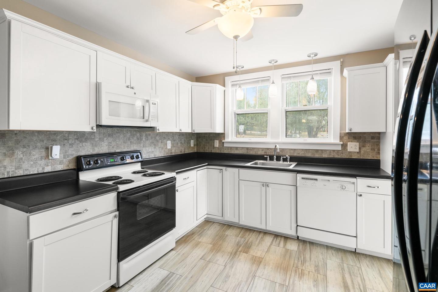 21 PORT REPUBLIC RD, HARRISONBURG, Virginia 22801, 5 Bedrooms Bedrooms, ,2 BathroomsBathrooms,Residential,For sale,21 PORT REPUBLIC RD,670564 MLS # 670564