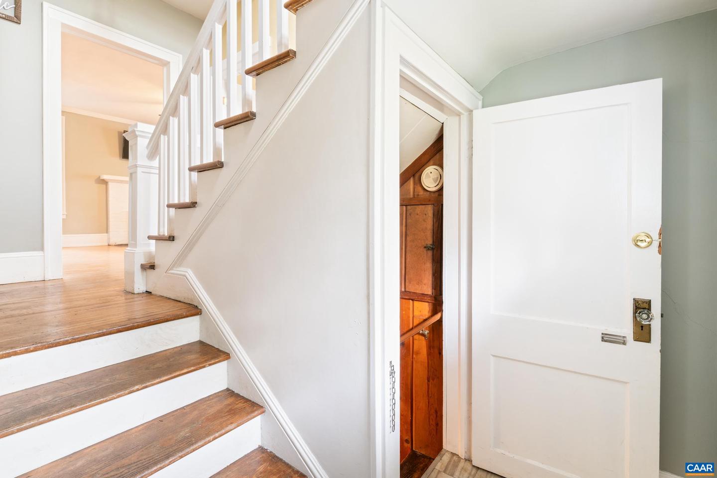 21 PORT REPUBLIC RD, HARRISONBURG, Virginia 22801, 5 Bedrooms Bedrooms, ,2 BathroomsBathrooms,Residential,For sale,21 PORT REPUBLIC RD,670564 MLS # 670564