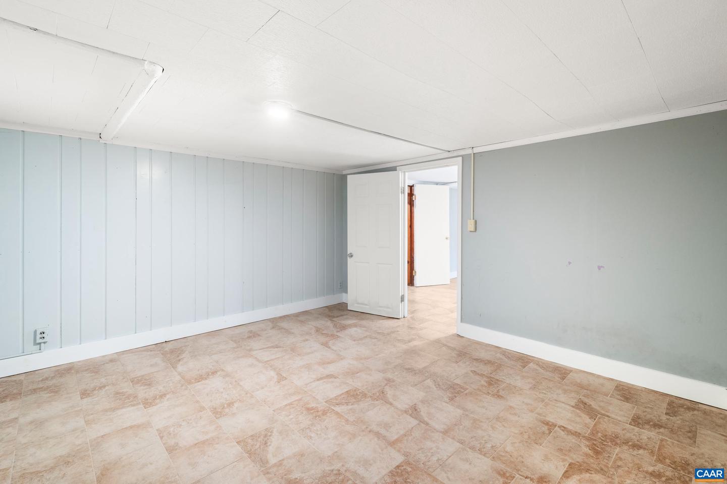 21 PORT REPUBLIC RD, HARRISONBURG, Virginia 22801, 5 Bedrooms Bedrooms, ,2 BathroomsBathrooms,Residential,For sale,21 PORT REPUBLIC RD,670564 MLS # 670564