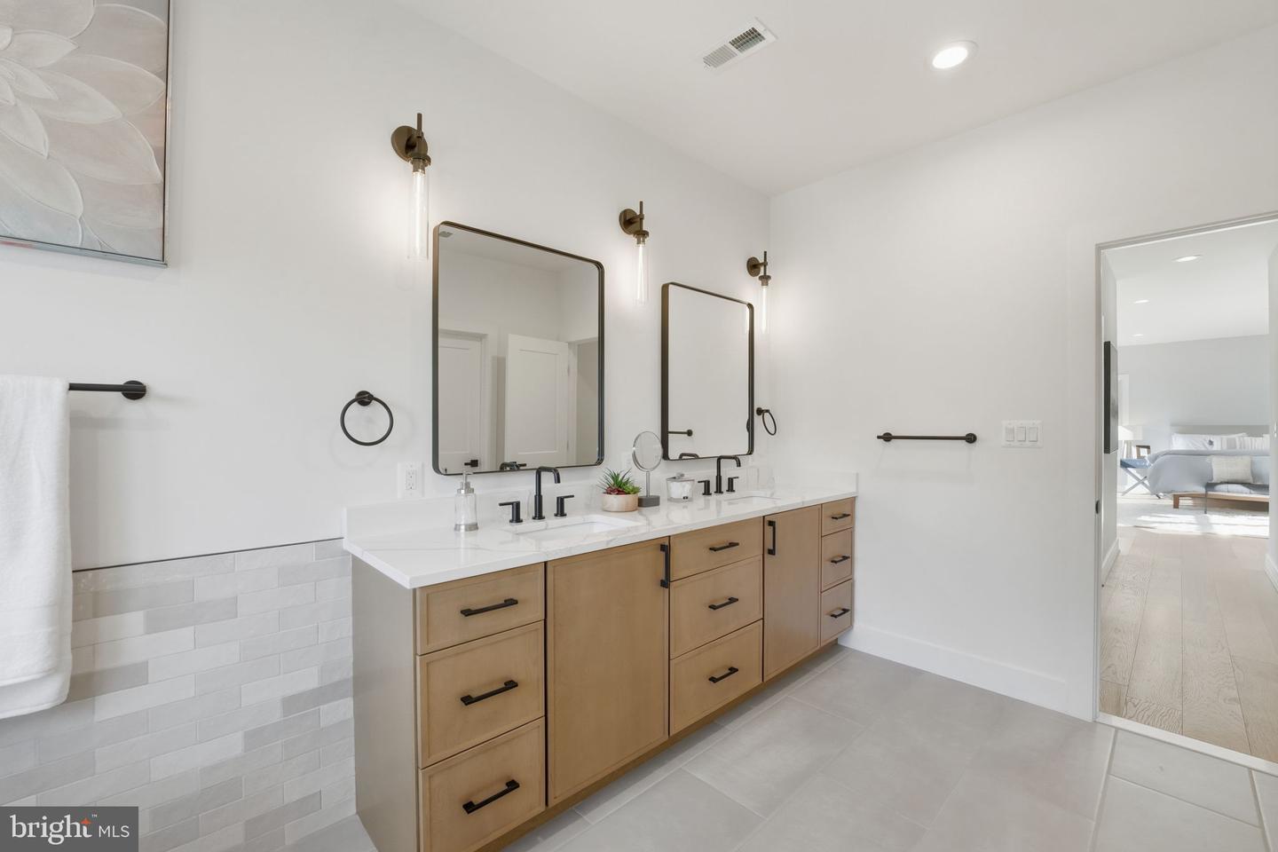 3218 BLUNDELL RD, FALLS CHURCH, Virginia 22042, 6 Bedrooms Bedrooms, ,5 BathroomsBathrooms,Residential,For sale,3218 BLUNDELL RD,VAFX2276968 MLS # VAFX2276968