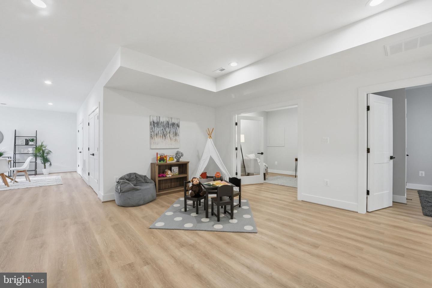 3218 BLUNDELL RD, FALLS CHURCH, Virginia 22042, 6 Bedrooms Bedrooms, ,5 BathroomsBathrooms,Residential,For sale,3218 BLUNDELL RD,VAFX2276968 MLS # VAFX2276968